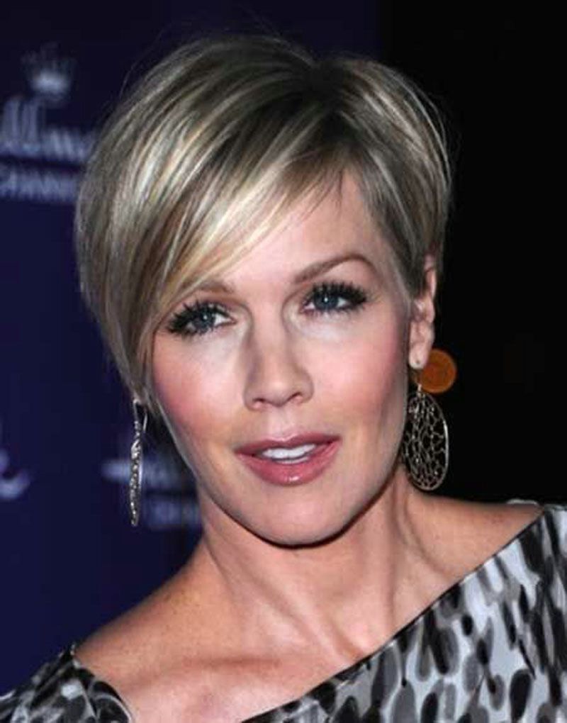 25 Most Flattering Hairstyles For Older Women Haircuts