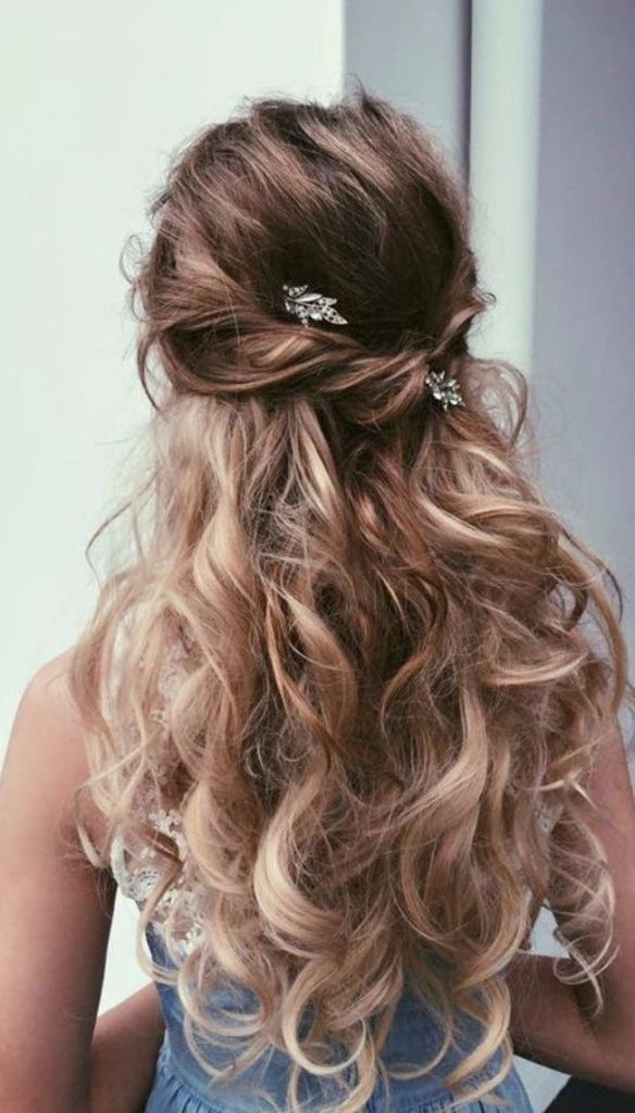 21 Most Glamorous Prom Hairstyles To Enhance Your Beauty Haircuts Hairstyles 2020
