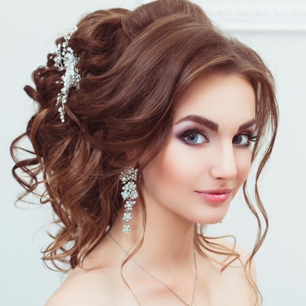 Medium New Hair Style For Female Party for Oval Face