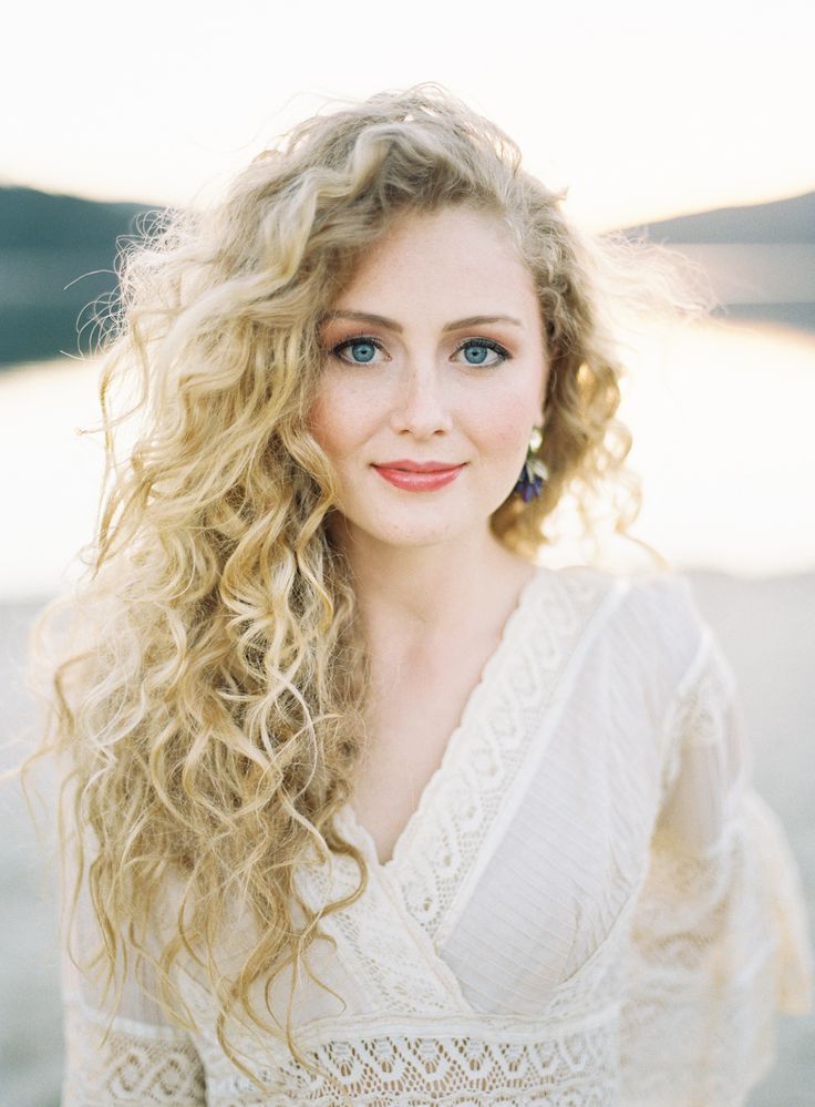 Curly Haired Blonde 17 Beautiful Ways To Style Blonde Curly Hair