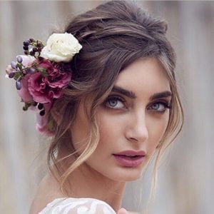 30 Elegant and Graceful Wedding Hairstyles with Flowers – Hottest Haircuts